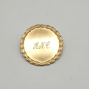 Vintage Gold-Tone Oval Monogrammed  Brooch Ane Made In Taiwan